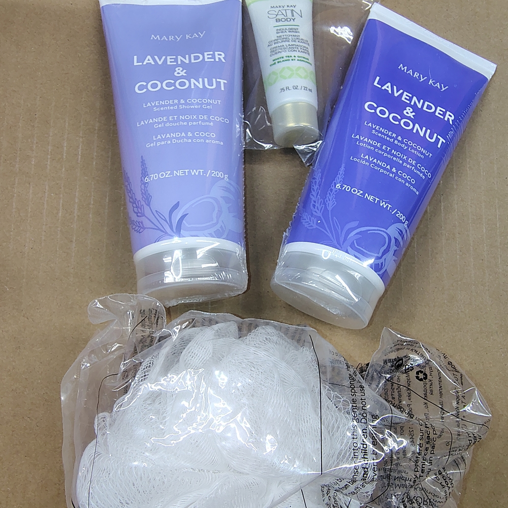 Mary Kay Lavender & Coconut Bath Set